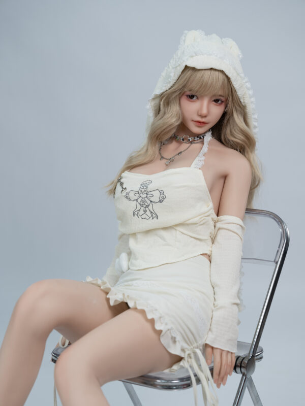 Silicone love doll